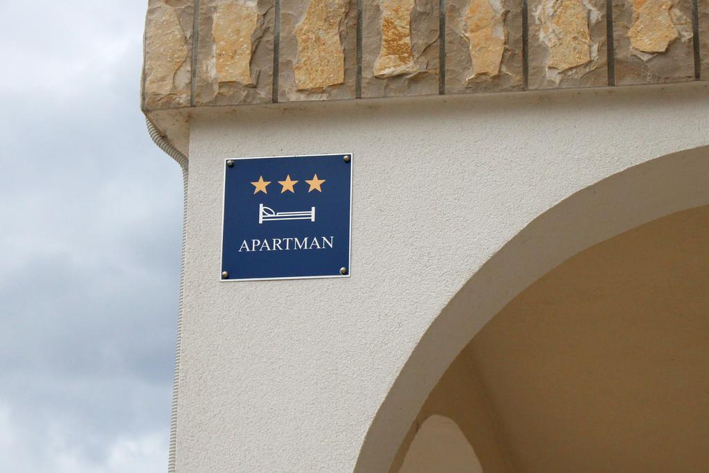 Apartments Beba Vir Luaran gambar